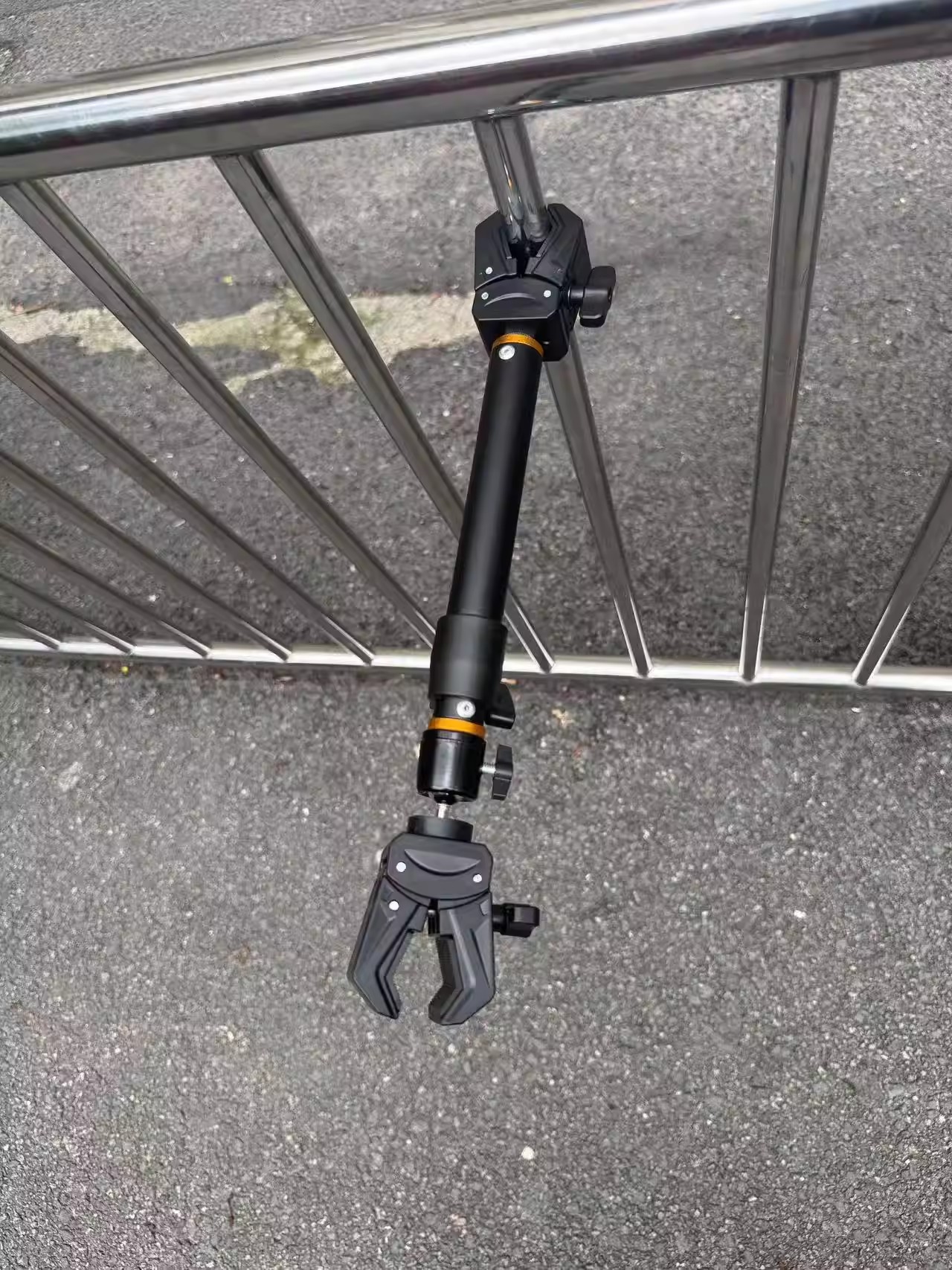 ไม้เซลฟี่แบบหนีบสองหัวพร้อมคลิ - Lacrosse Stick Head บทวิจารณ์และราคา